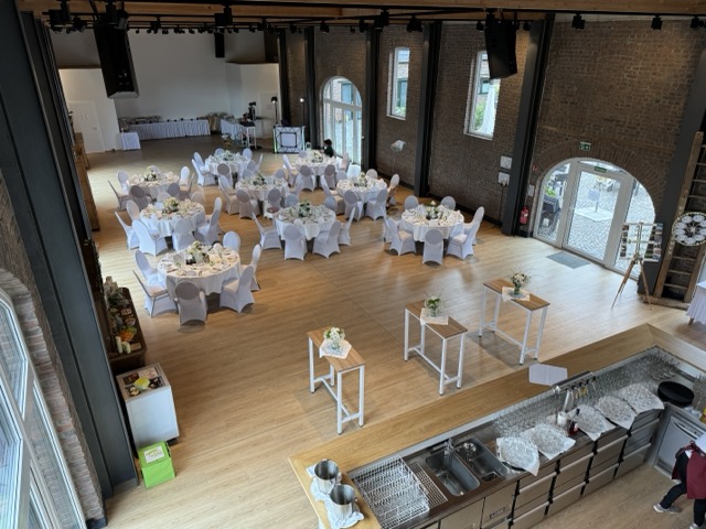 Mein DJ-Setup fügt sich nahtlos und dezent in die Location ein