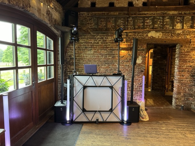 DJ TOBYN mittleres Setup für Hochzeiten bis ca. 150 Gäste